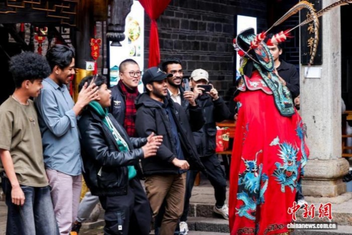 <CMSPRO_DOCUMENT FIELD='title'></CMSPRO_DOCUMENT>